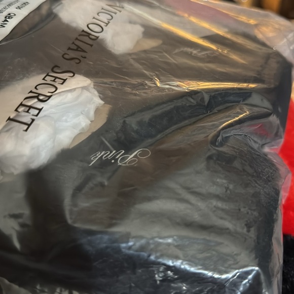 PINK CO-ZZZY Fleece Platform Slipper - Pure Black‎ - Picture 4 of 4